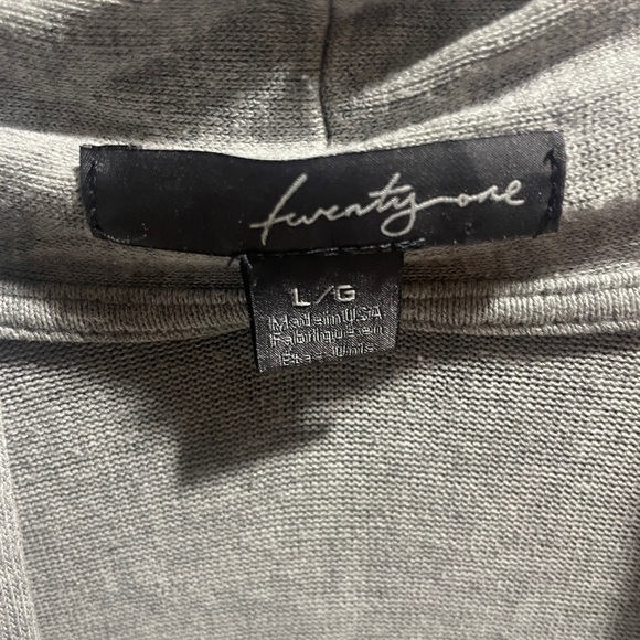 Forever 21 Gray Sleeveless Vest - Picture 6 of 6